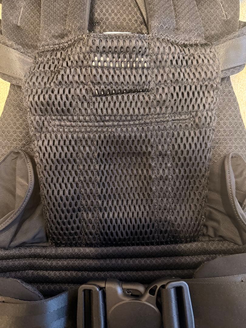 【美品】エアバギー 抱っこ紐 ブラック