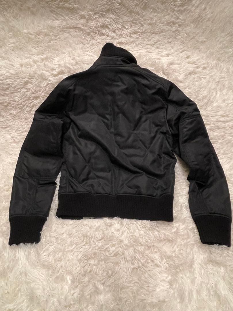 【90sアーカイブ】ドルチェ＆ガッバーナ。武骨さと色気が共存する、究極のブルゾン