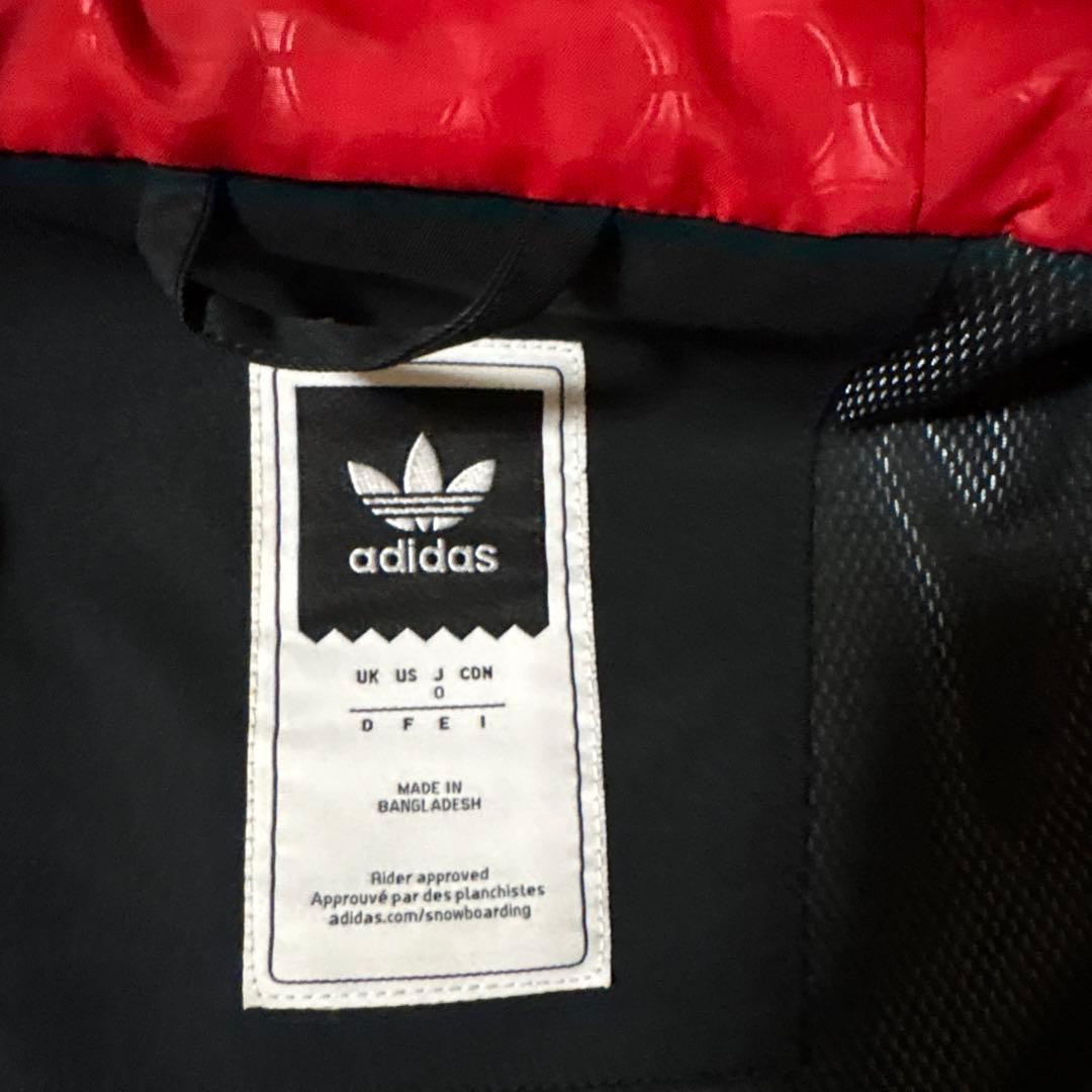 adidasのスノーボードウエアセット上下
