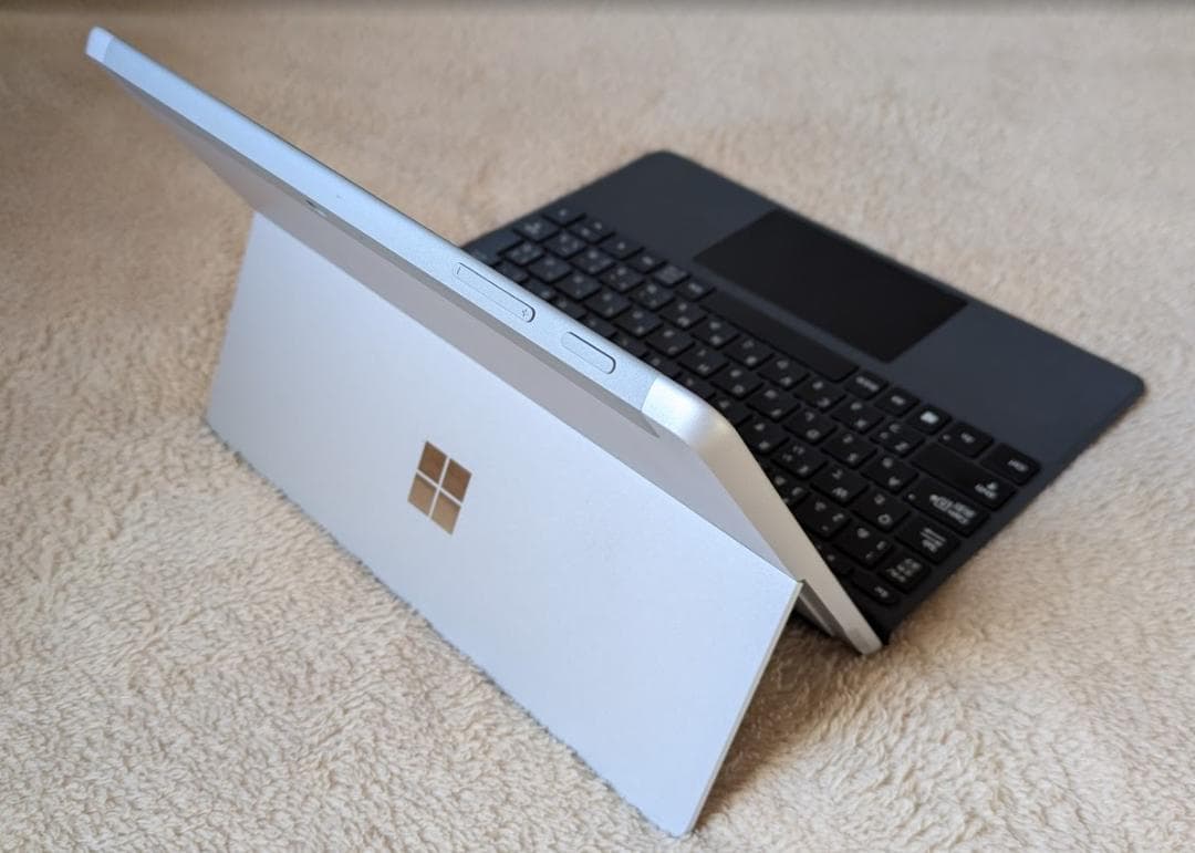Microsoft Surface Go 【お得なドッキングステーション付】