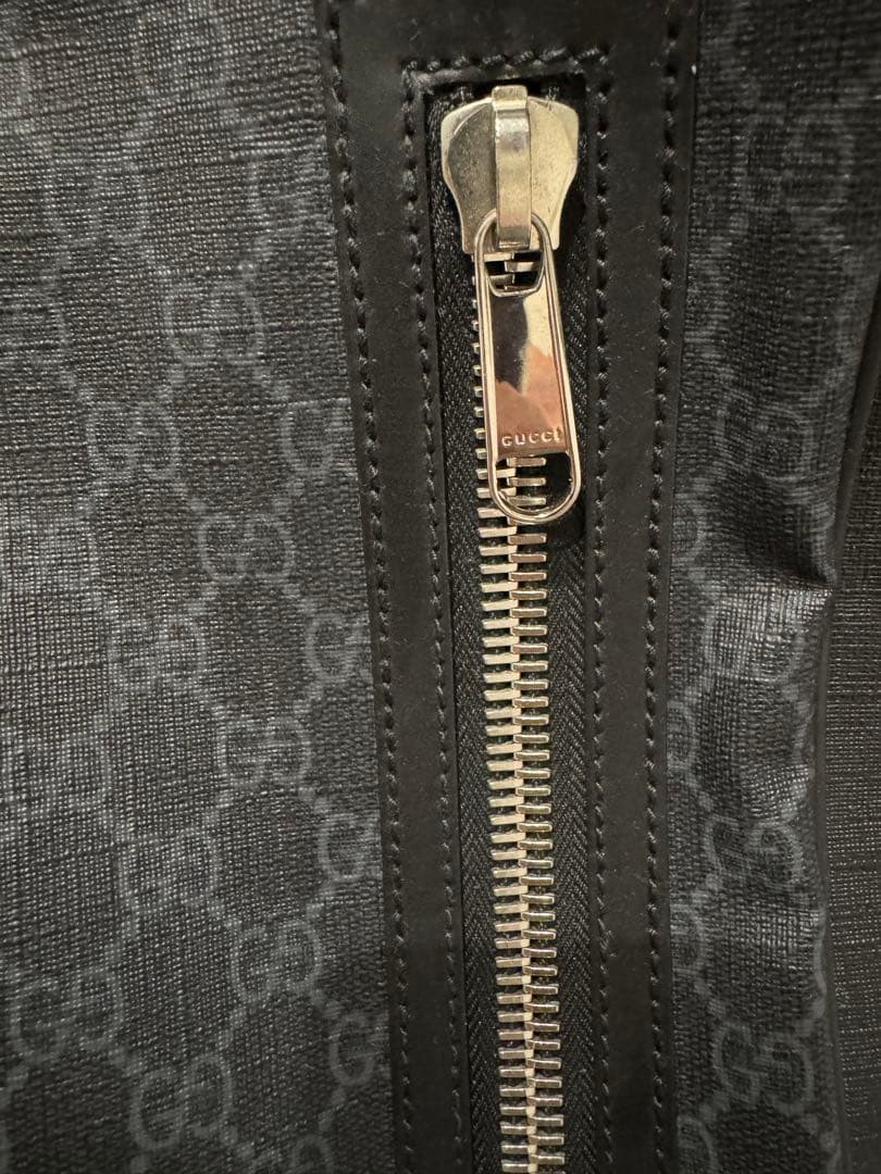 グッチ　GUCCI メンズボディバッグ　美品