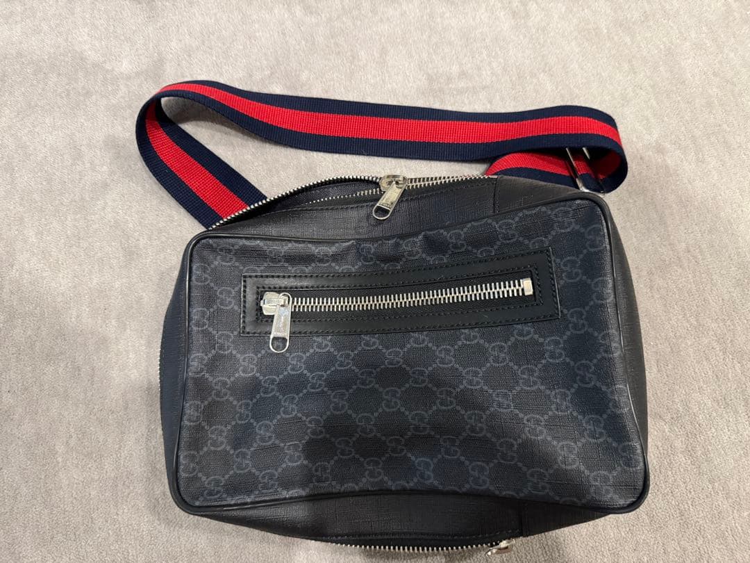 グッチ　GUCCI メンズボディバッグ　美品