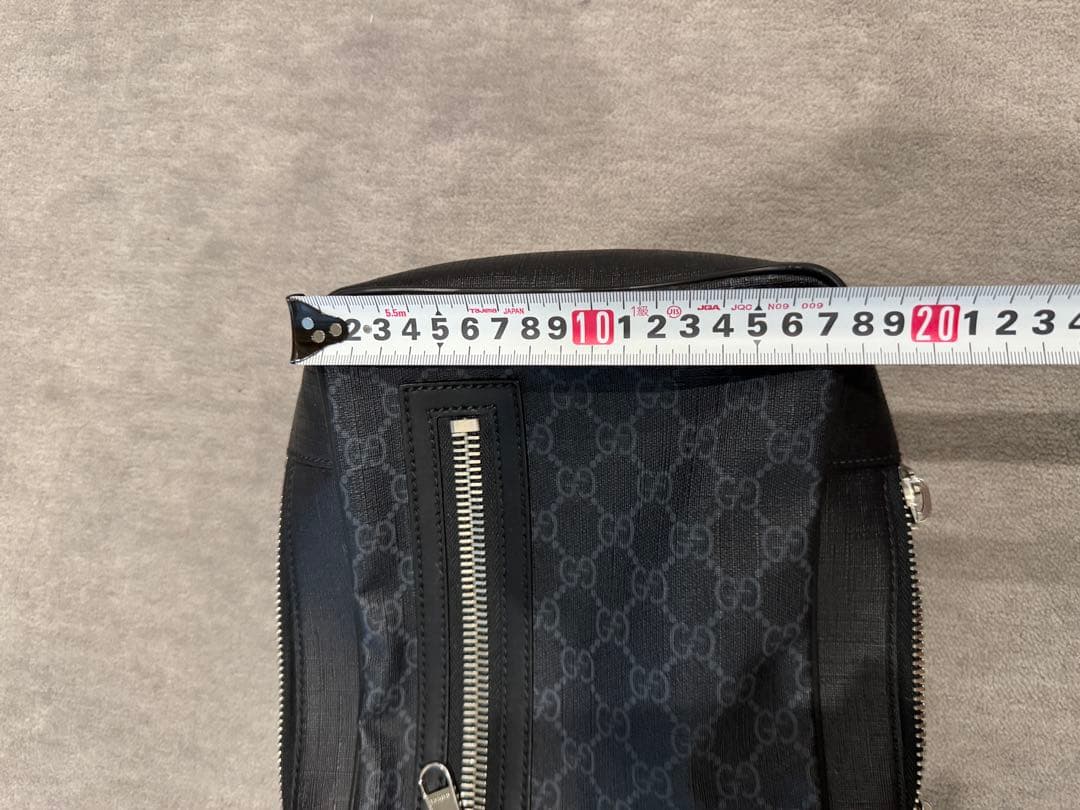 グッチ　GUCCI メンズボディバッグ　美品