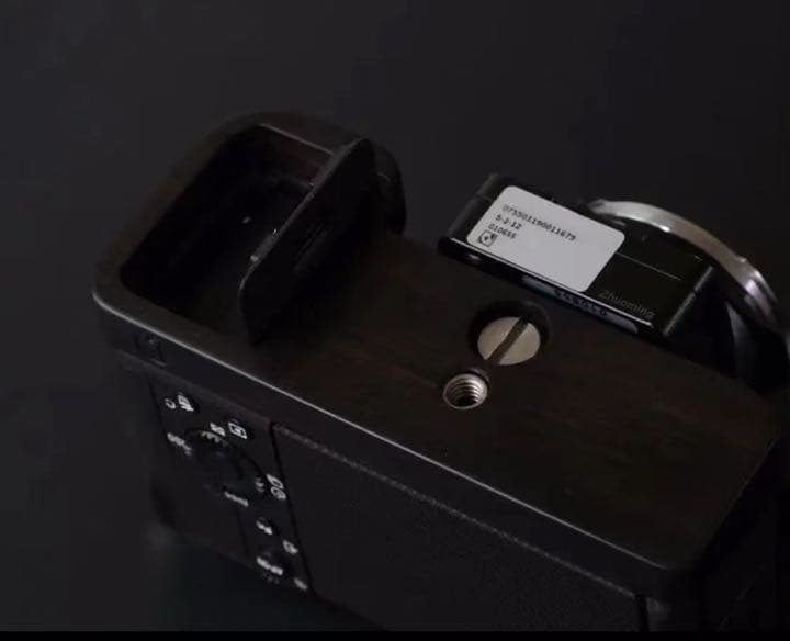 グリップエクステンション（黒檀/エボニー) SONY a7c用