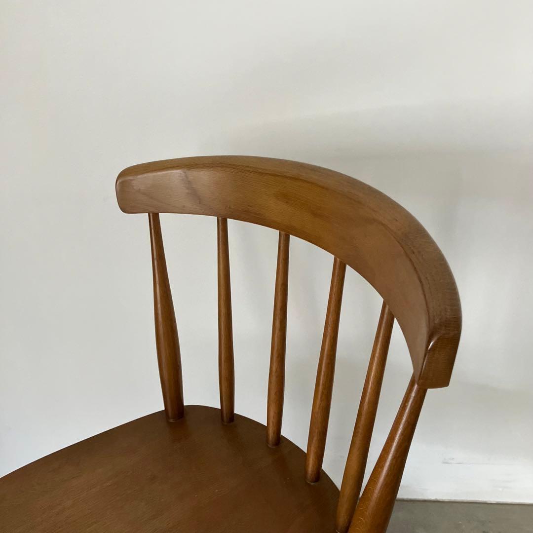 ナチュラルなウィンザーチェア②