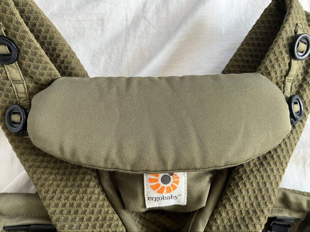 エルゴベビー　抱っこ紐　オムニブリーズ　オリーブグリーン