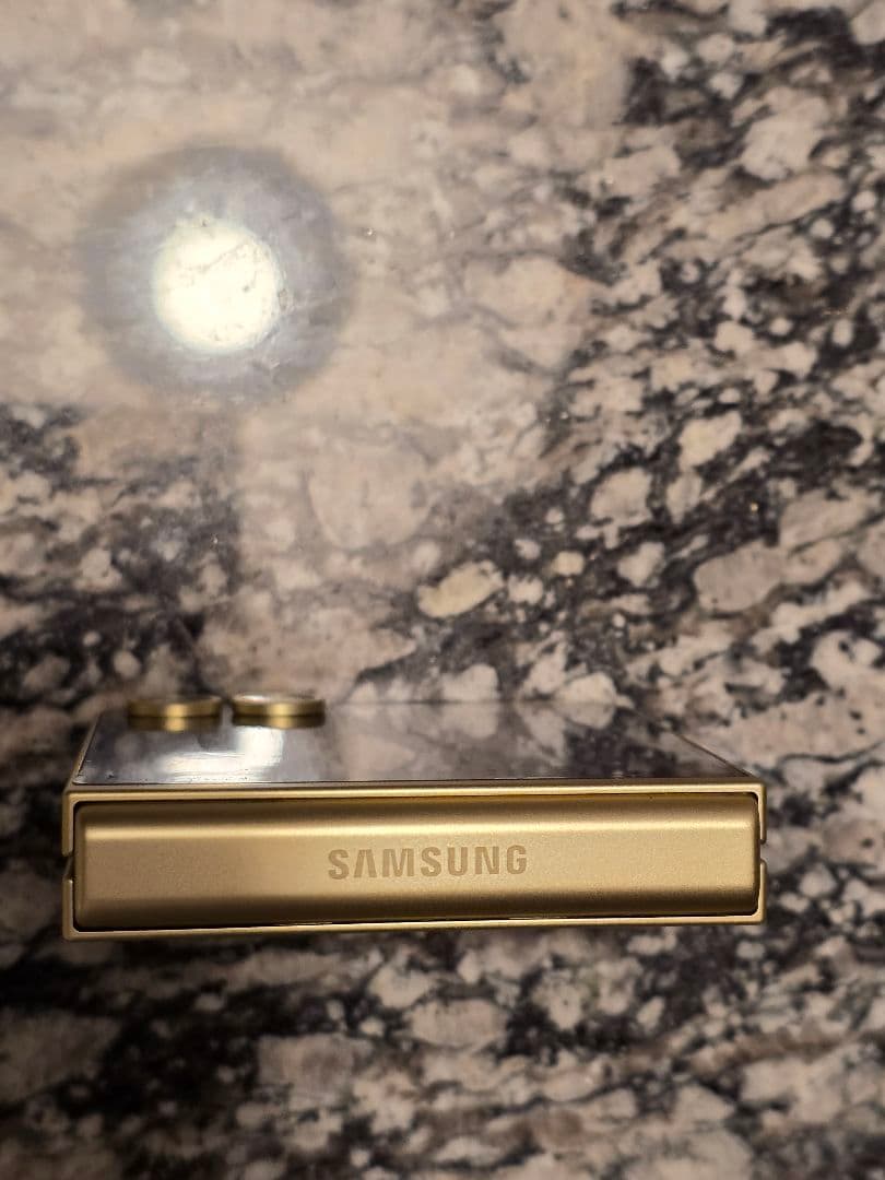 GalaxyZFlip6イエロー国内版256GB SIMフリー美品