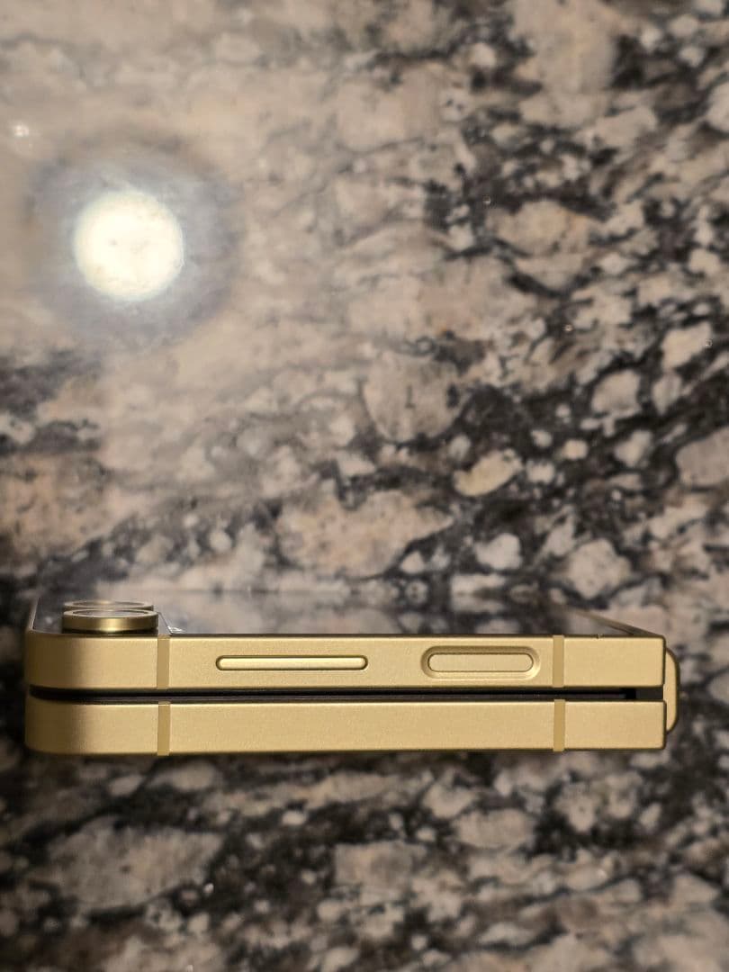 GalaxyZFlip6イエロー国内版256GB SIMフリー美品