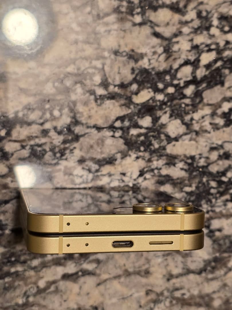 GalaxyZFlip6イエロー国内版256GB SIMフリー美品