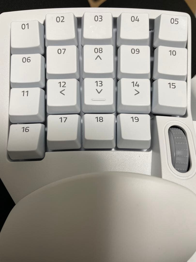 Razer TARTARUS PRO ホワイトゲーミングキーパッド　左手デバイス