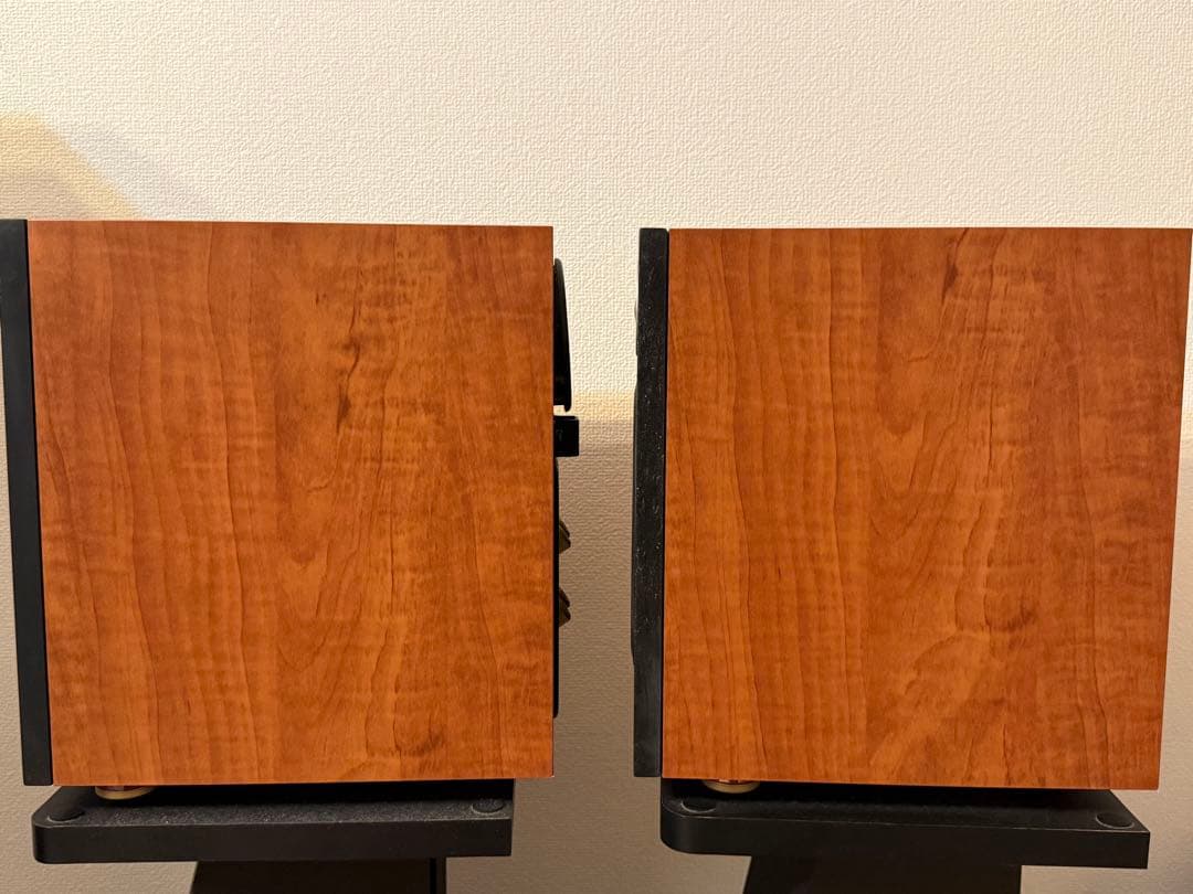 B&W(Bowers&Wilkins) 686 ブックシェルフスピーカー ペア