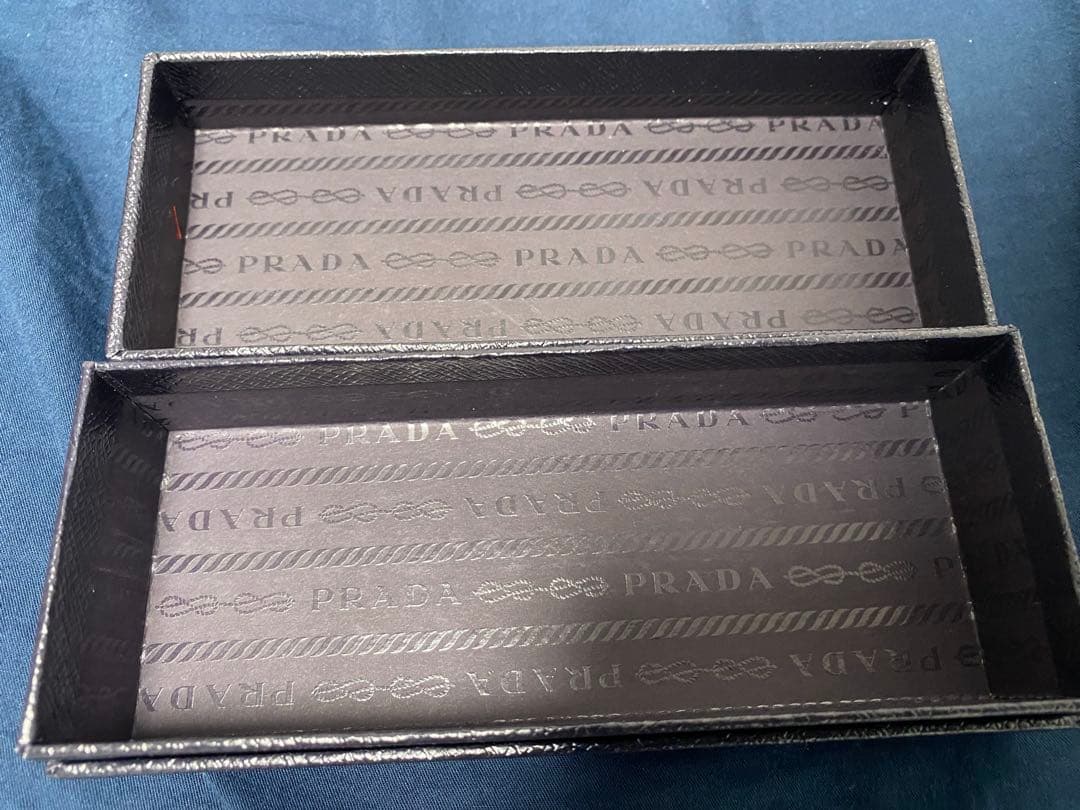 【箱付き】PRADA キーリング・ブラック　ナイロン