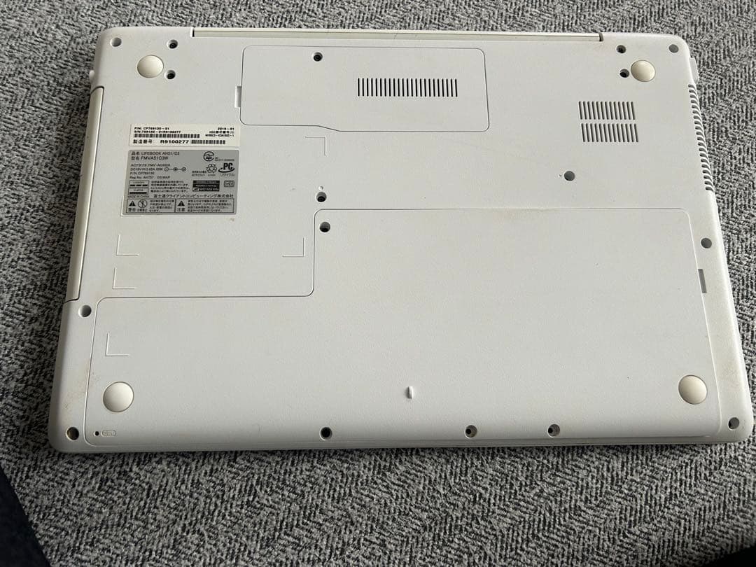 Fujitsu LIFEBOOK ホワイト