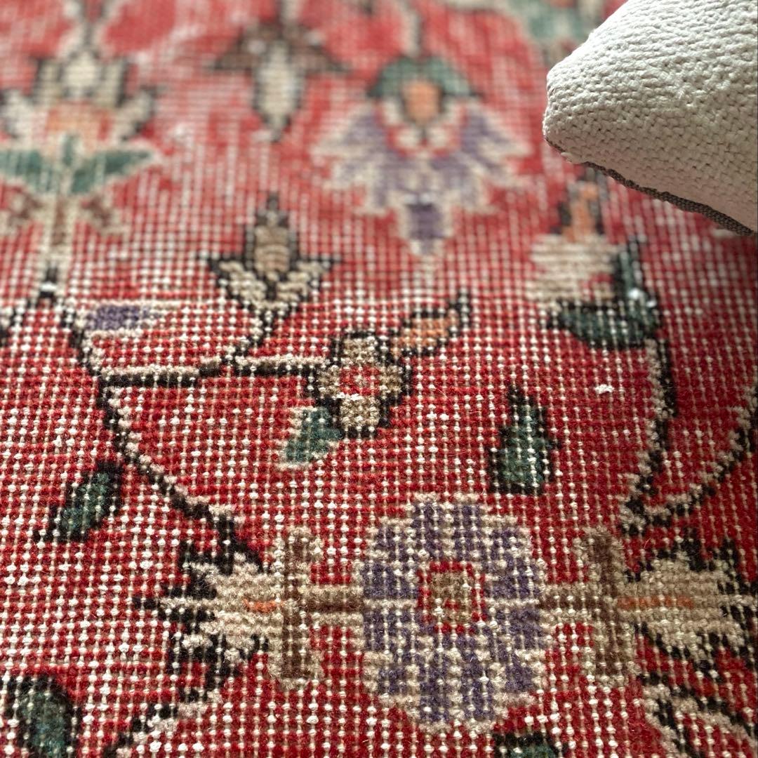 レッド花柄ヴィンテージラグ　トルコラグ　赤