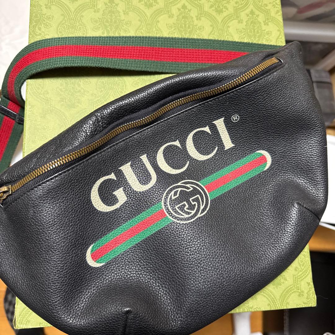 GUCCI ボディバッグ・ウエストポーチ 黒