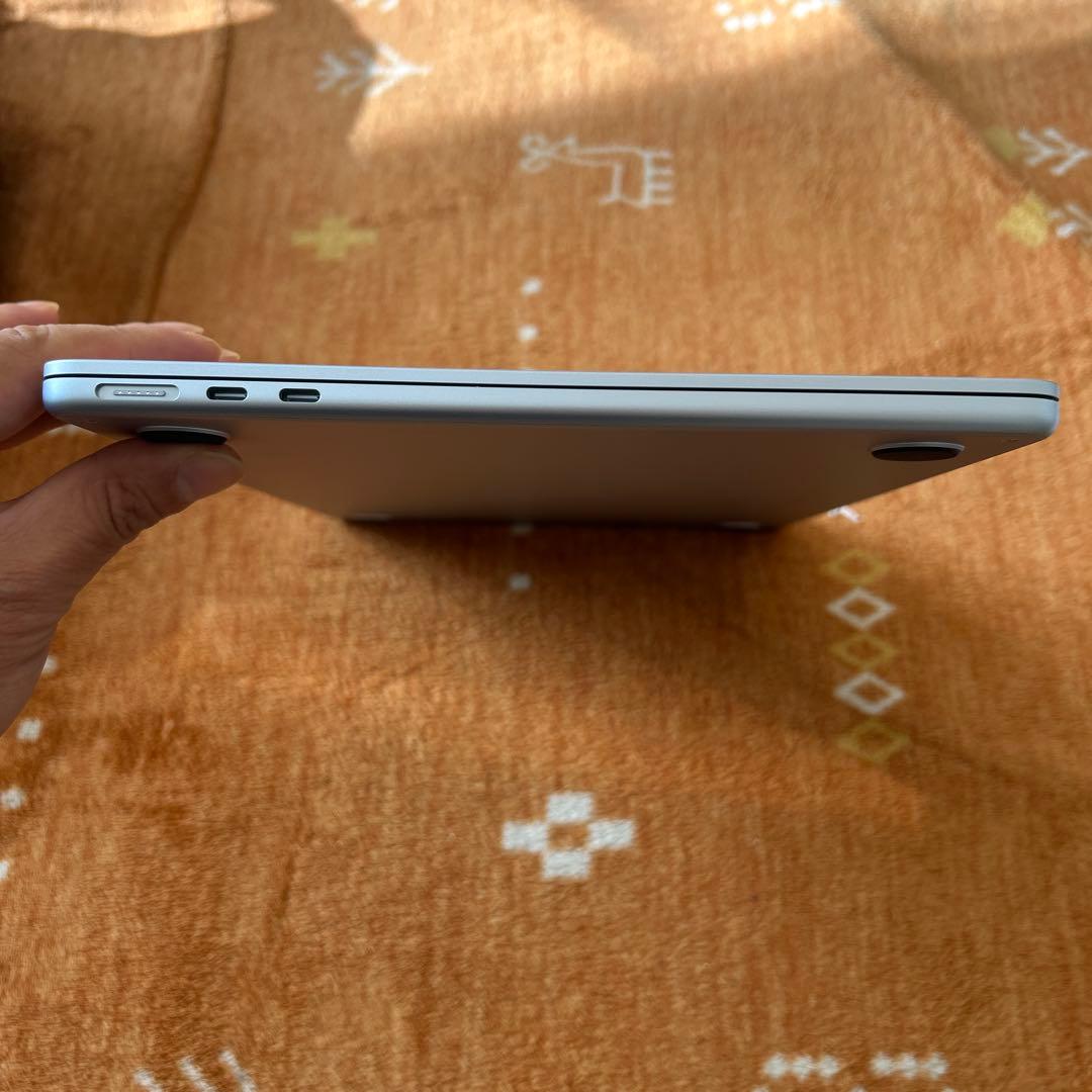 極美品MacBookAir M4 2025 13㌅250GB 16GB