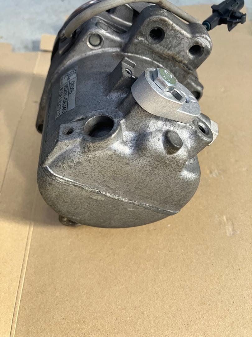 エアコンコンプレッサー (スズキ、その他OEM) 95201-58U40 中古品
