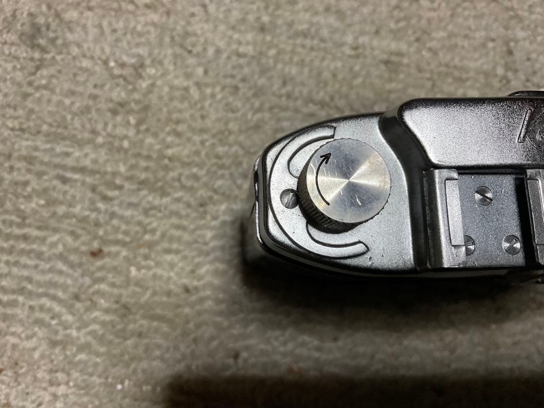 蛇腹式カメラ／コニレット　小西六写真工業株式会社。【取扱説明書と専用フラッシュ】