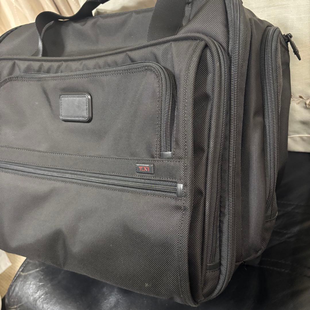 TUMI ALPHA2 22052D2 2輪キャリー黒 大容量 ビジネス 旅行