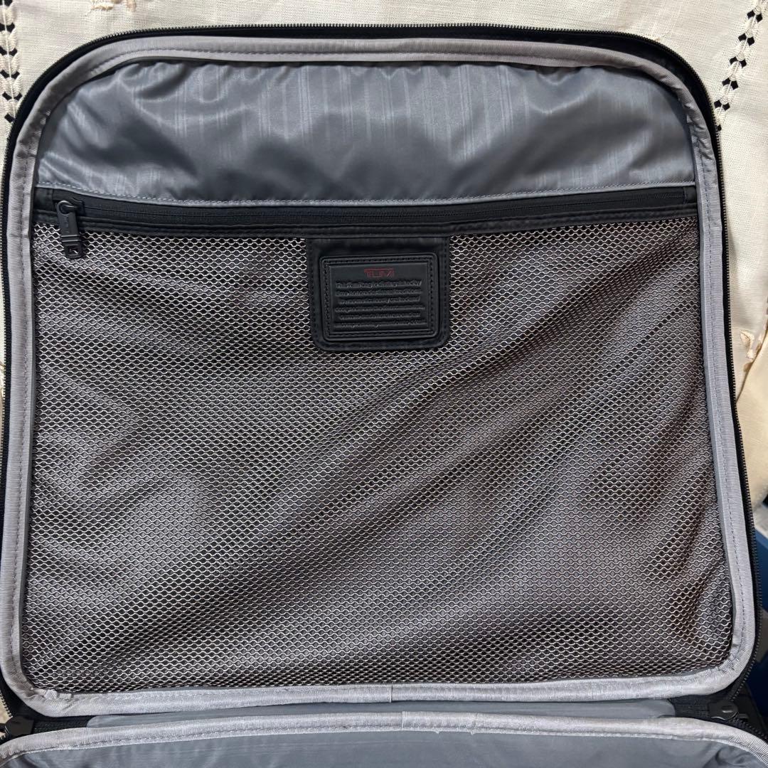 TUMI ALPHA2 22052D2 2輪キャリー黒 大容量 ビジネス 旅行