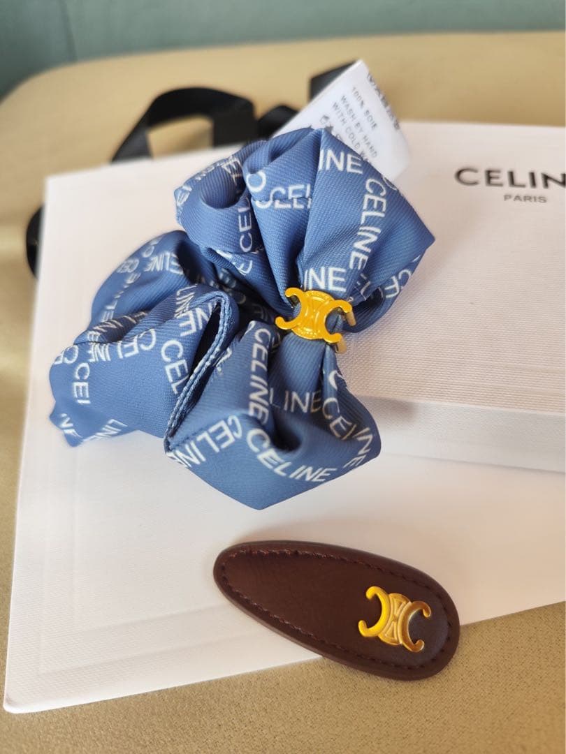 CELINE ロゴ入りシュシュ＆ヘアピン　2点セット