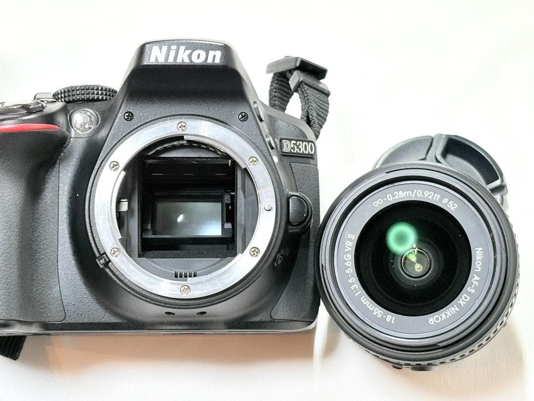 【美品 元箱付き】 Nikon D5300 レンズキット