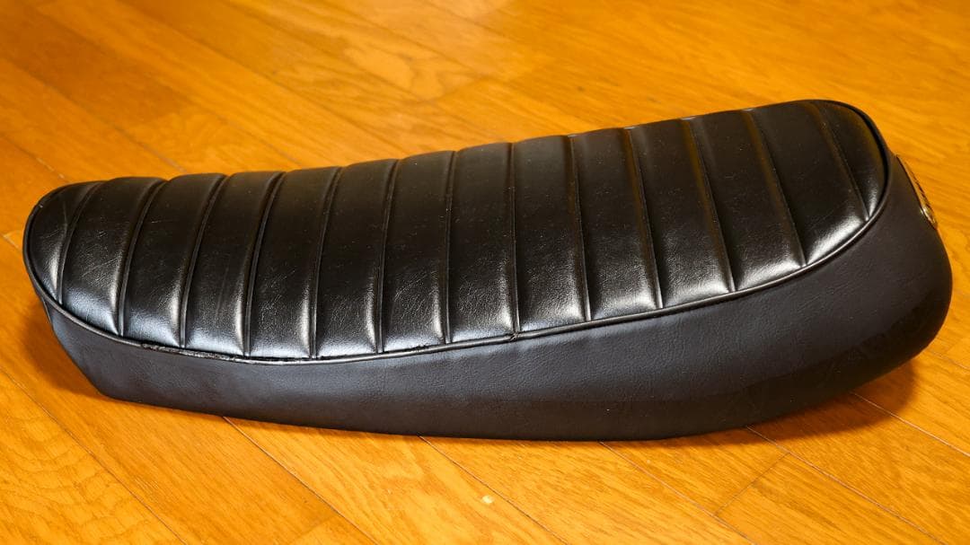 SR400 FI ５型用 GOODSEAT SLENDER タックロール黒（中古