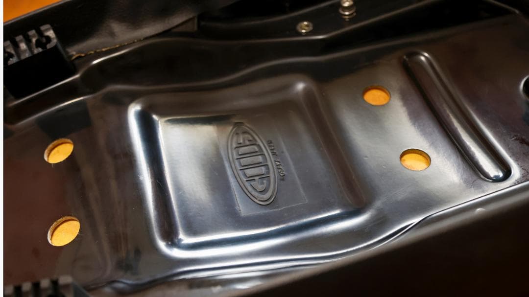 SR400 FI ５型用 GOODSEAT SLENDER タックロール黒（中古