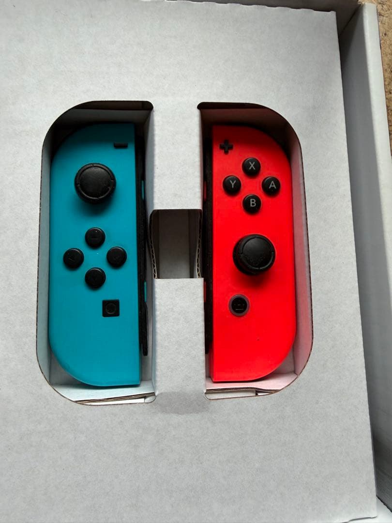 Nintendo Switch 本体 ネオンレッド/ネオンブルー　プロコン付き❣️