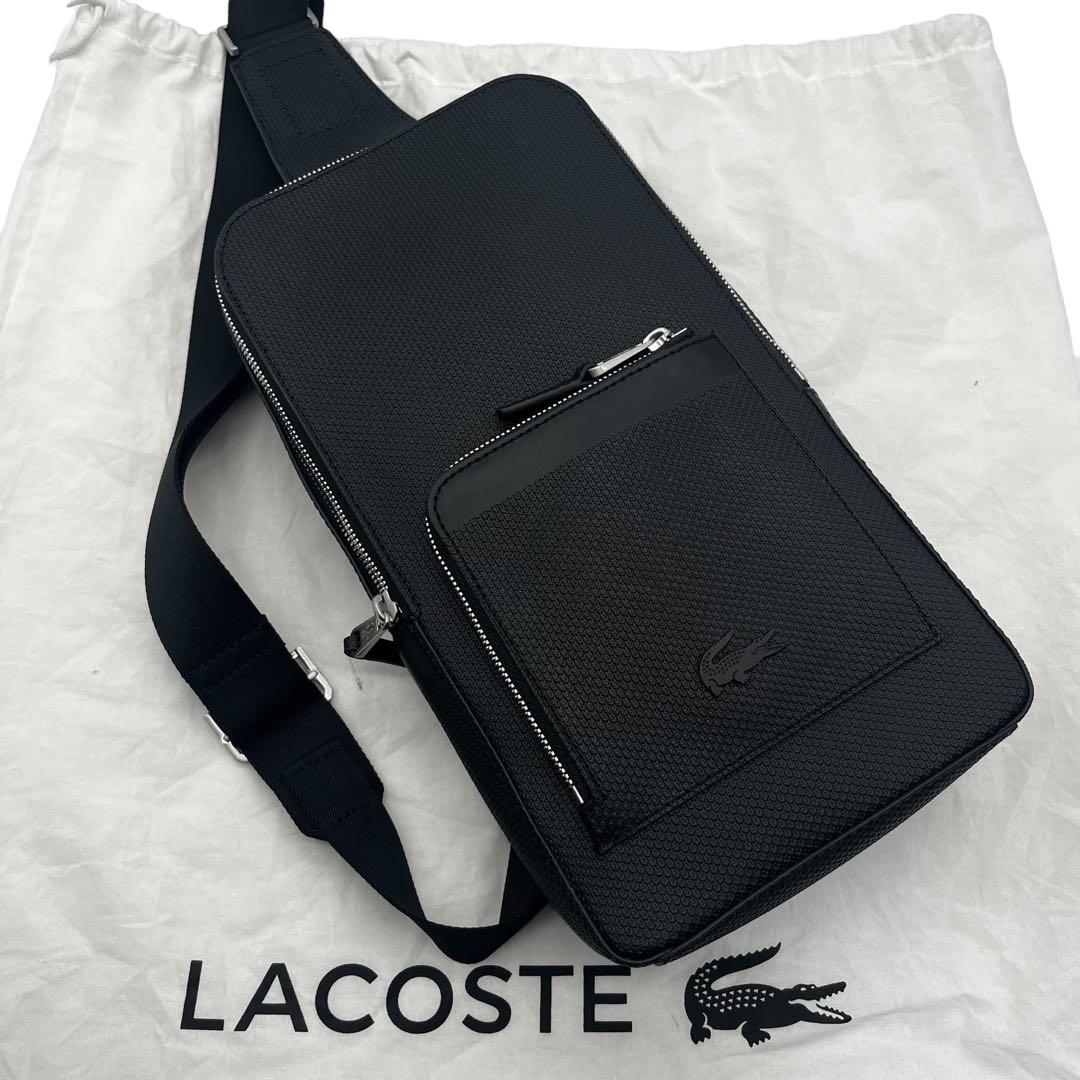 未使用級✨LACOSTE ラコステ　ボディバッグ　エンボス　シャンタコ