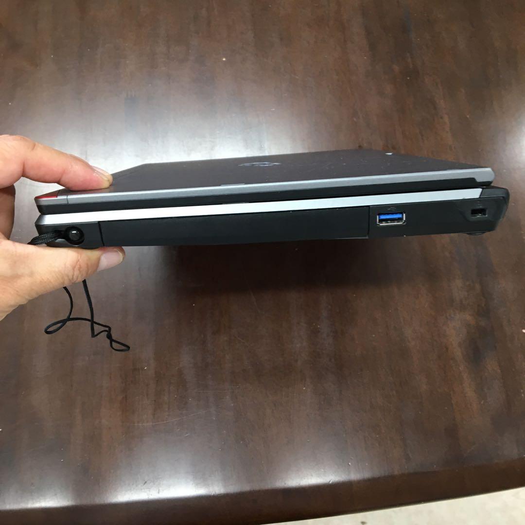 富士通 FMV T726/N （タブレット変形タイプ）