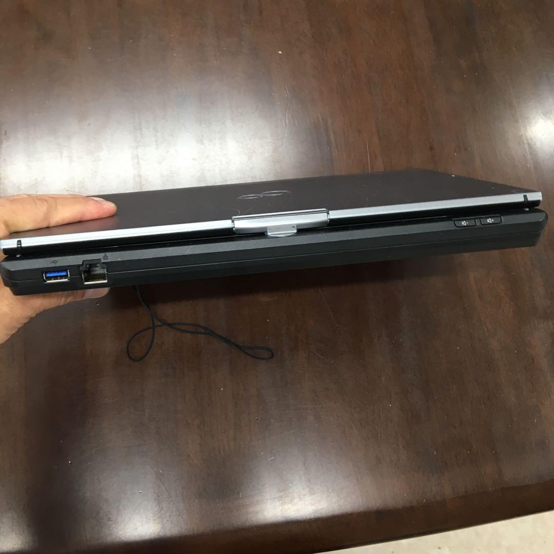 富士通 FMV T726/N （タブレット変形タイプ）