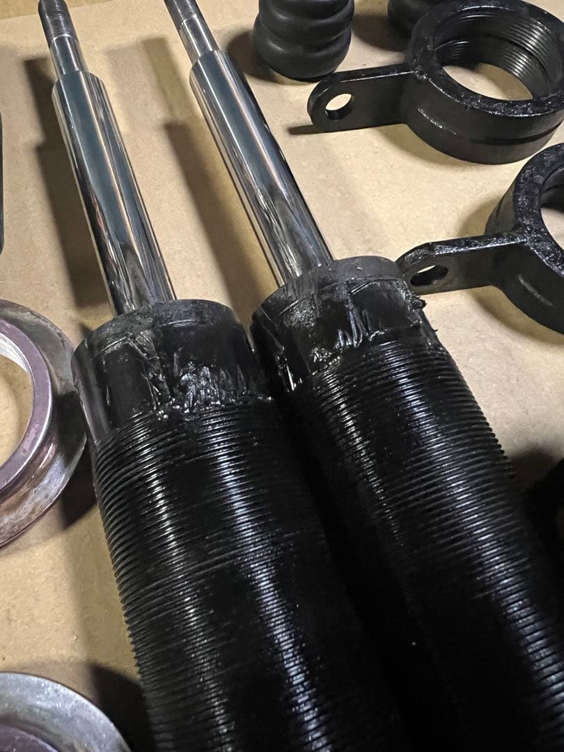 ピース　30プリウス　車高調　フロント