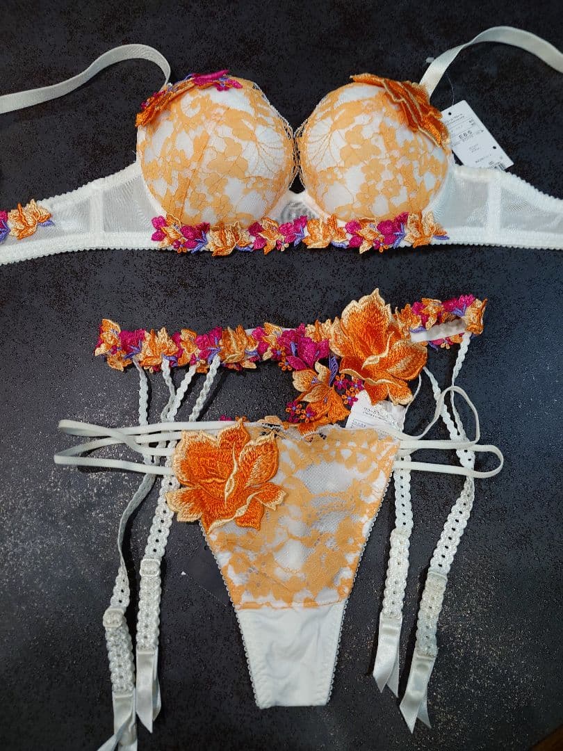 タイムセール2/9まで‼️サルート✨️レア✨️3点セットE65　訳あり