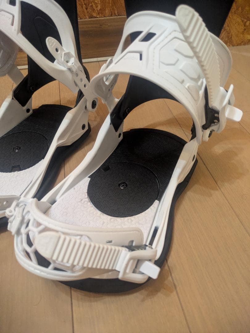 UNION STRATA Mサイズ スノーボードビンディング ホワイト