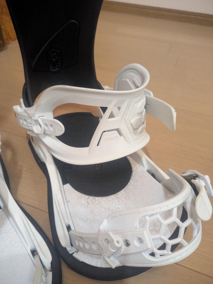 UNION STRATA Mサイズ スノーボードビンディング ホワイト