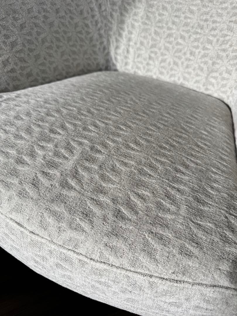 arflex GULIO ファブリックアームチェアとオットマンセット