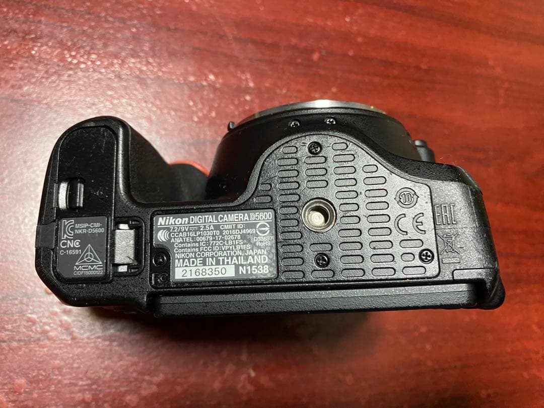 Nikon D5600 18-55 VR＋70-300 VR ズームキット