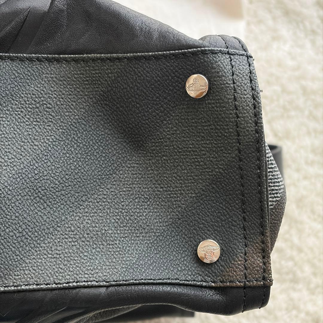 【希少！】ヴィヴィアンウエストウッド メッセンジャーバッグ オーブ チェック 黒