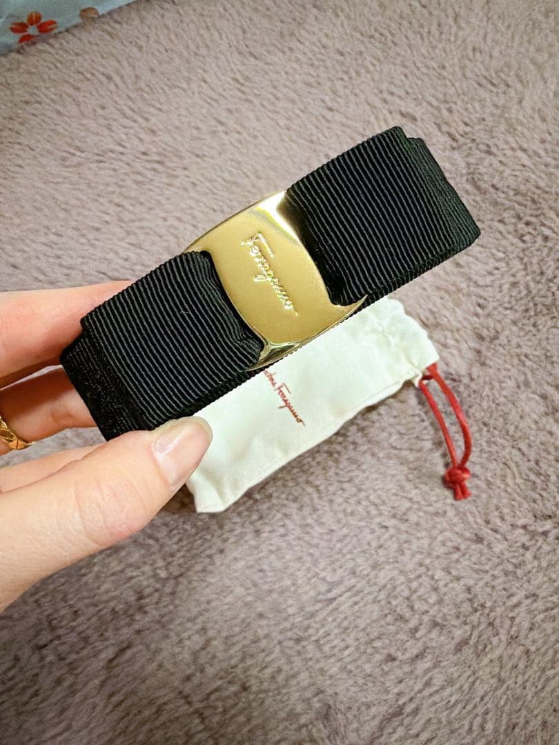 【未使用品】フェラガモ　リボンバレッタ