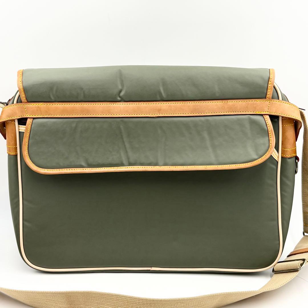 未使用級✨ハンティングワールド バチューサーパス キャリーオールM カーキ