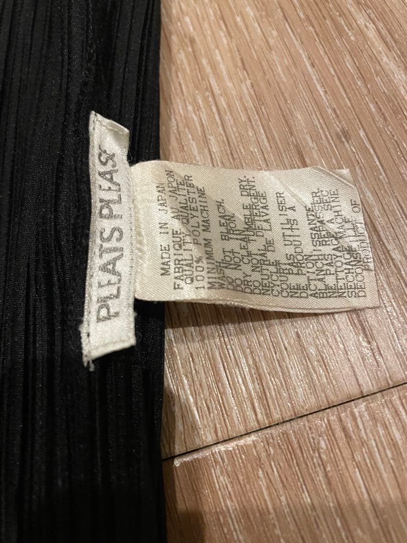 PLEATS PLEASE ブラック タンクトップ