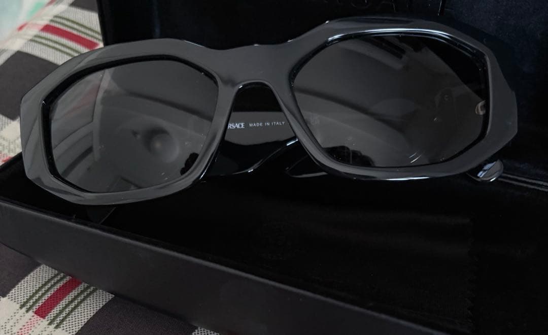 男女兼用 VERSACEブラック メドゥーサ ビギー サングラス