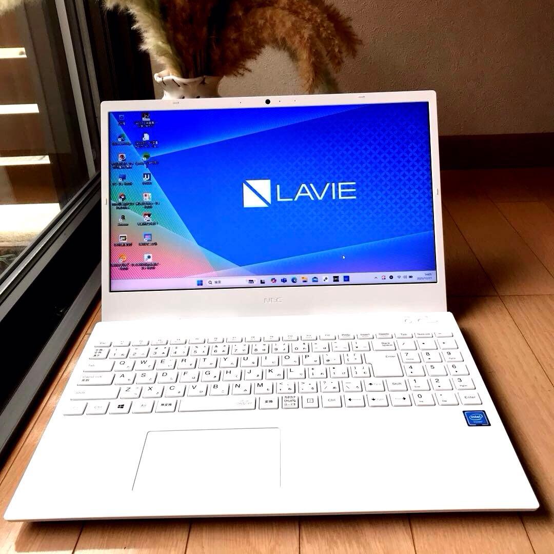 美品 NEC LAVIE N15 Smart