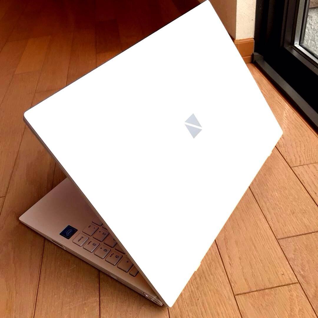 美品 NEC LAVIE N15 Smart