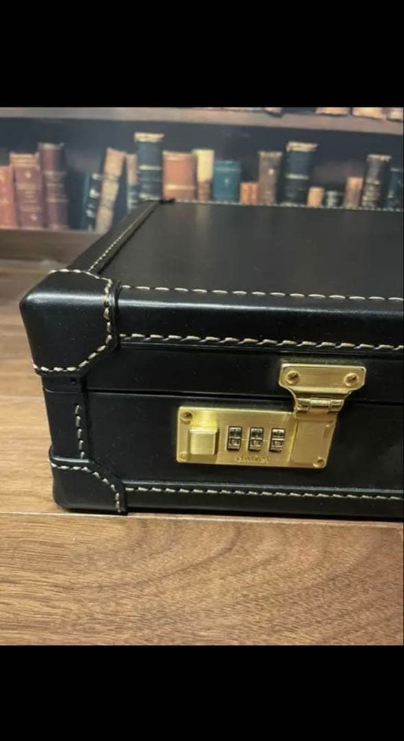 土屋鞄　レザーアタッシュケース　ジェンマ　ビジネスバッグ　トランク