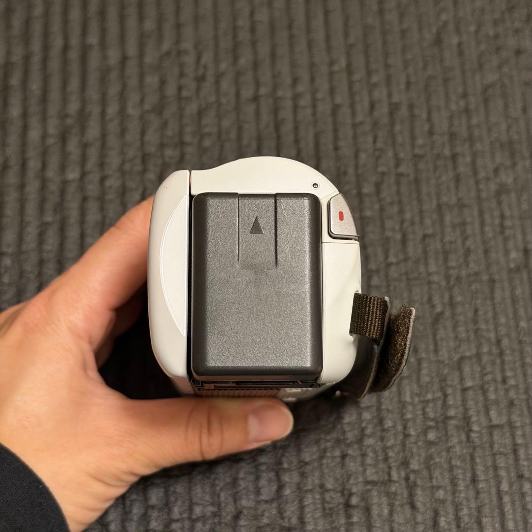 ビデオカメラ　Panasonic HC-V550M