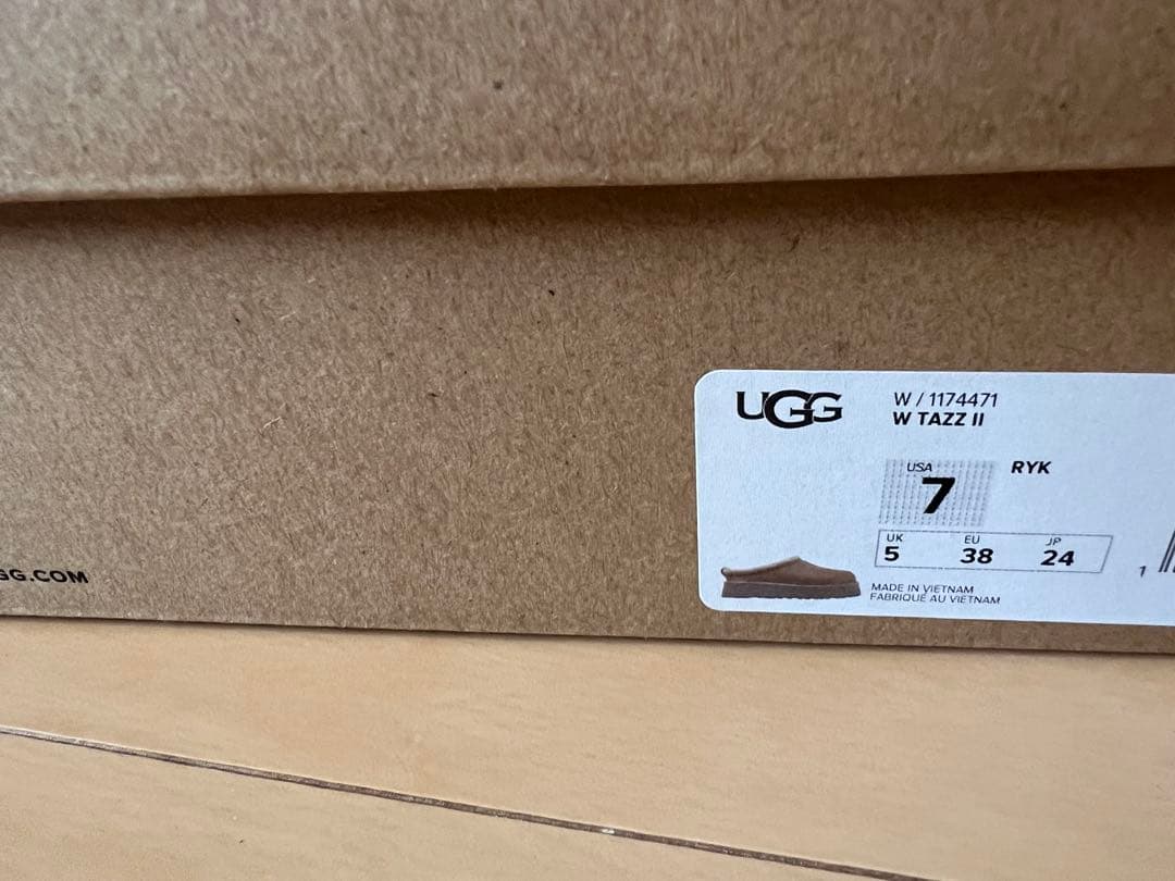 新品未使用品　UGG ムートンブーツ　スリッポン　タズⅡ tazz