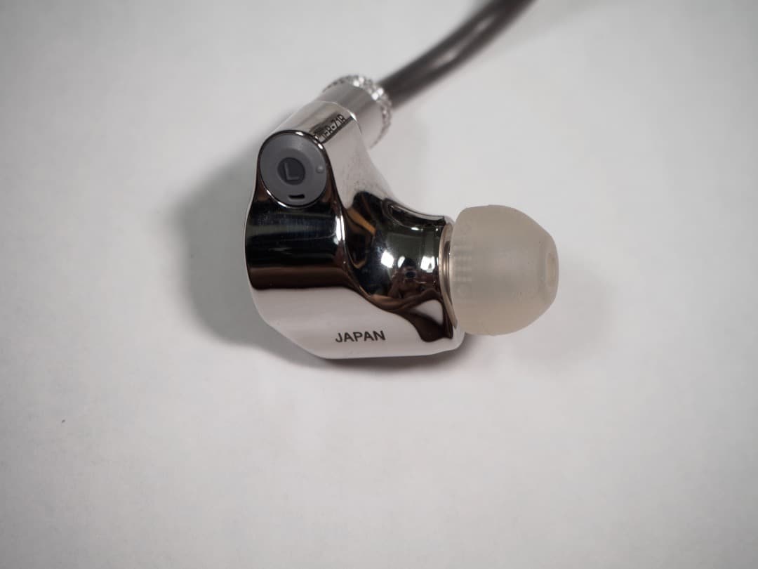 美品　SONY IER-Z1R ステレオ ヘッドホン イヤホン ソニー