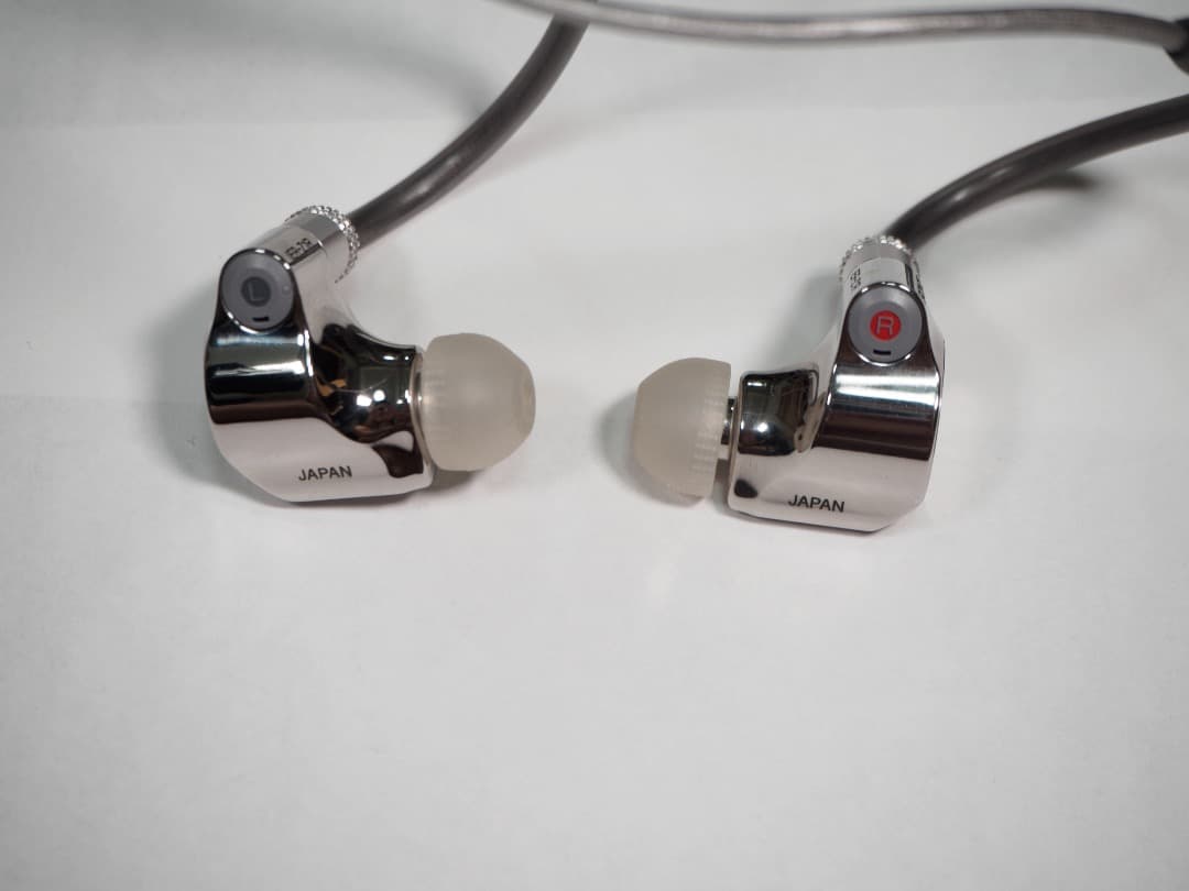 美品　SONY IER-Z1R ステレオ ヘッドホン イヤホン ソニー